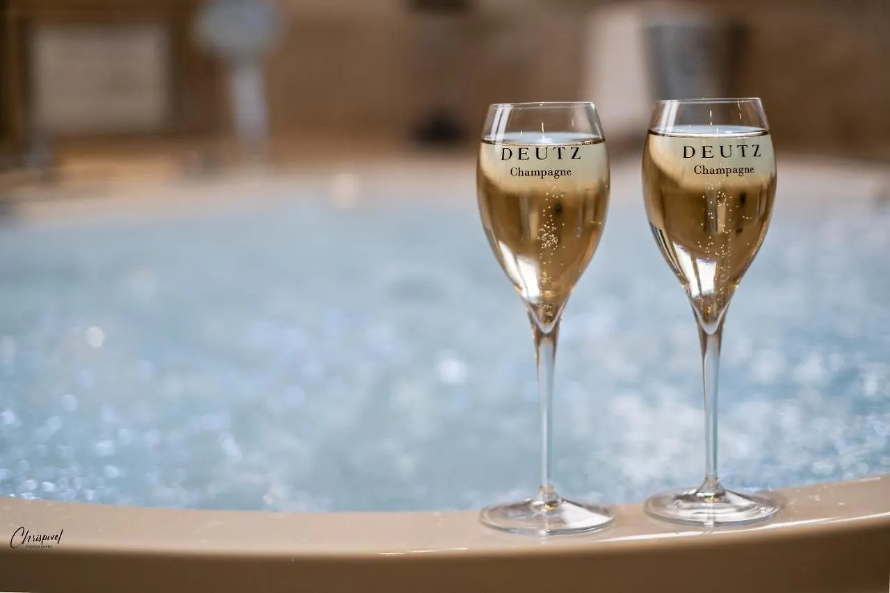 Le Belvédère Hotel et Bien être Lauzerte 3*,
